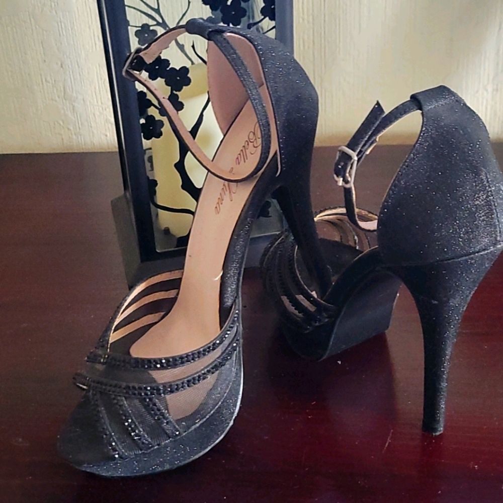 Women's black heels size 7.5